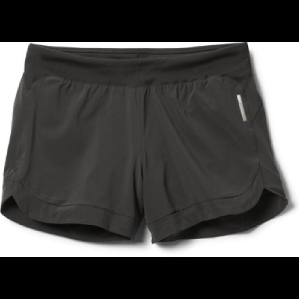 REI co op active pursuit shorts 4.5” black size small